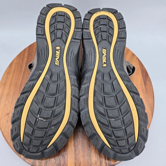 Sandals_&_Flip_Flops